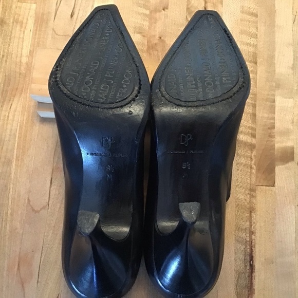 Donald Pliner Mato S4 Black Leather Elastic Gusset Pointy Toe Booties si… - Picture 7 of 8